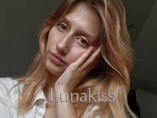 Lunakiss